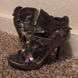 Rogue helium heels